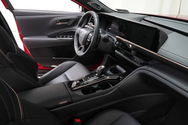 2025 Toyota Crown Signia Limited