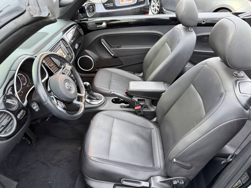 2013 Volkswagen Beetle Convertible 2.5L 50s Edition