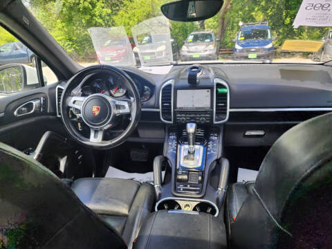 2014 Porsche Cayenne Platinum