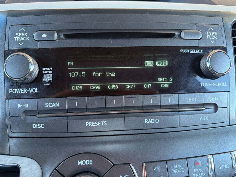 2014 Toyota Sienna LE 8-Passenger