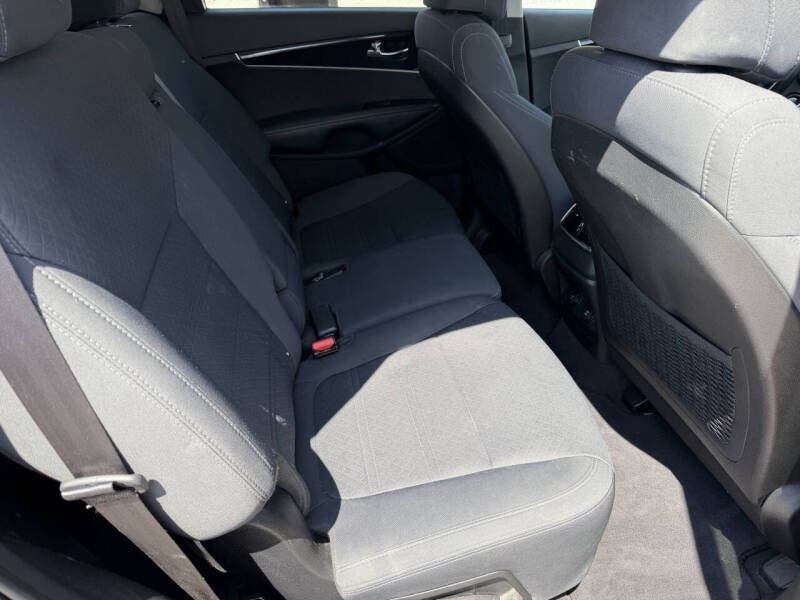 2017 Kia Sorento LX