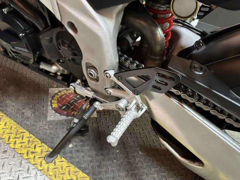 2023 Aprilia Tuono V4 1100