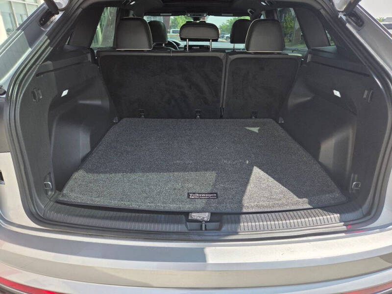 2024 Volkswagen Atlas Cross Sport SEL Premium R-Line 4Motion