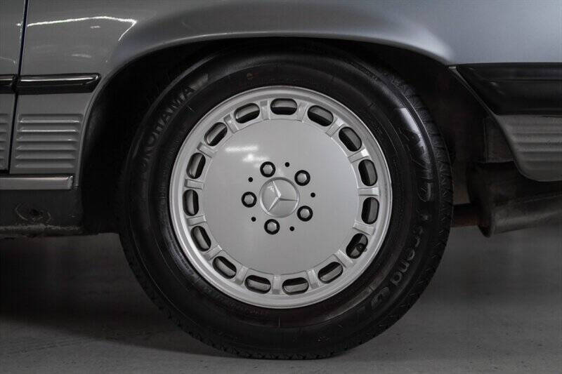 1988 Mercedes-Benz 560-Class 560 SL