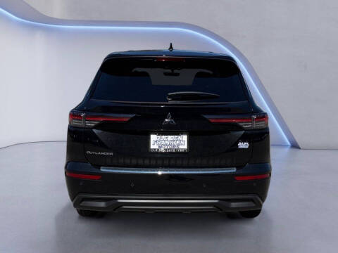 2025 Mitsubishi Outlander ES