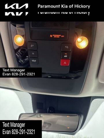 2024 Kia Carnival EX