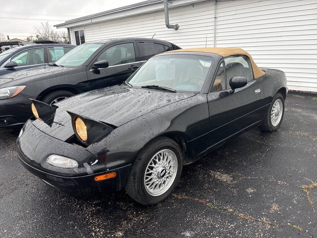 1992 Mazda MX-5 Miata for sale at DECKER AUTO SALES in Bay City, MI