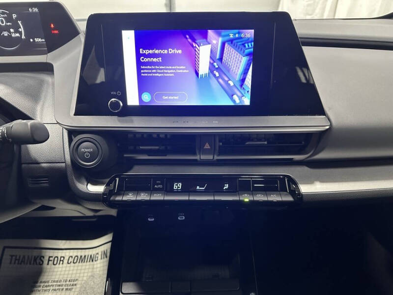 2025 Toyota Prius LE