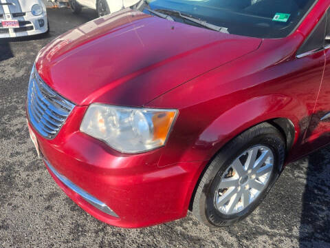 2013 Chrysler Town and Country Touring