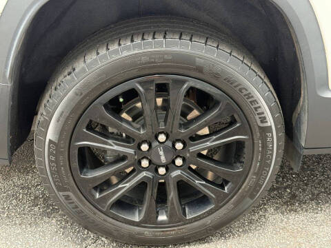 2023 GMC Acadia SLT