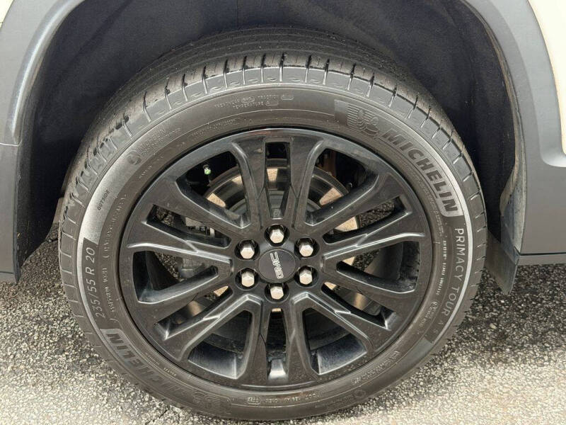 2023 GMC Acadia SLT