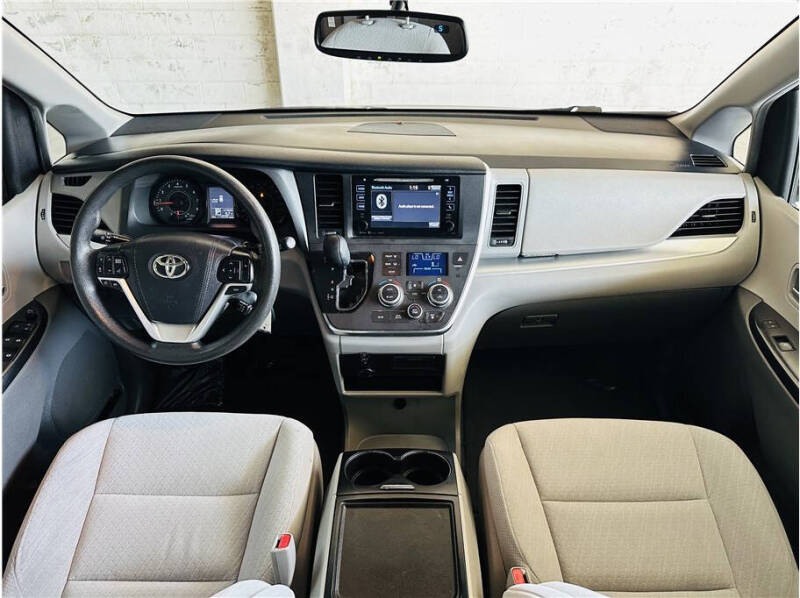2017 Toyota Sienna