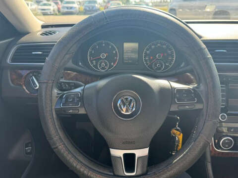 2012 Volkswagen Passat SEL