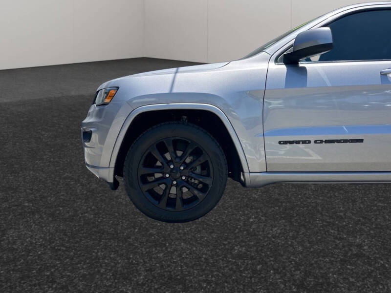 2019 Jeep Grand Cherokee Laredo