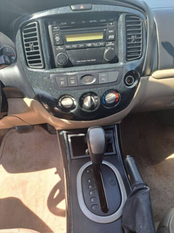 2005 Mazda Tribute s