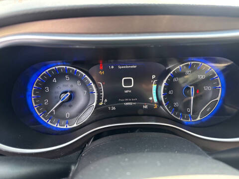 2017 Chrysler Pacifica Touring-L Plus