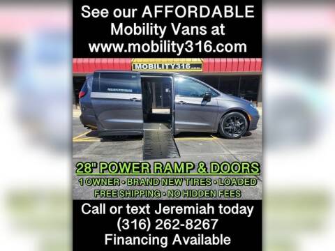 2022 Chrysler Pacifica for sale at Affordable Mobility Solutions, LLC - Mobility/Wheelchair Accessible Inventory-Wichita in Wichita KS