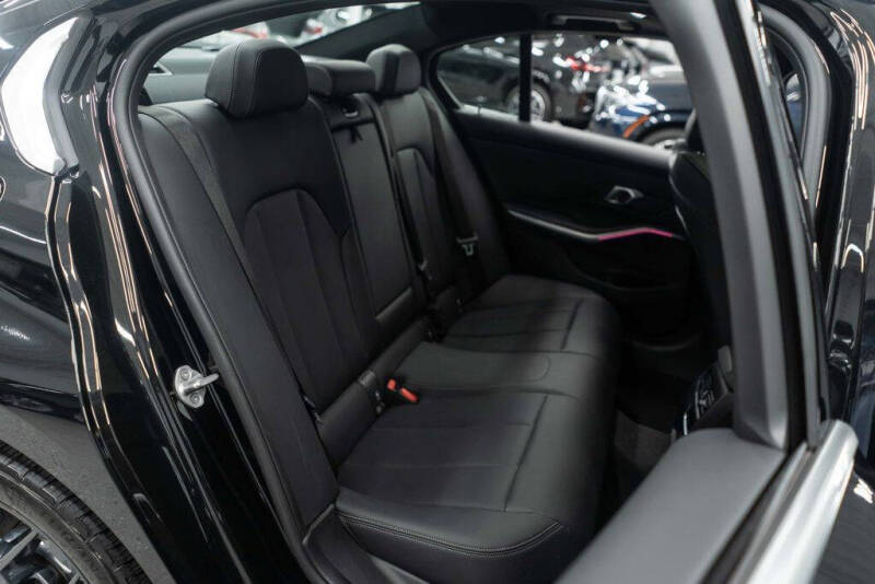 2025 BMW 3 Series 330i xDrive