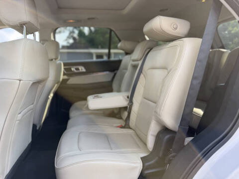 2017 Ford Explorer Platinum