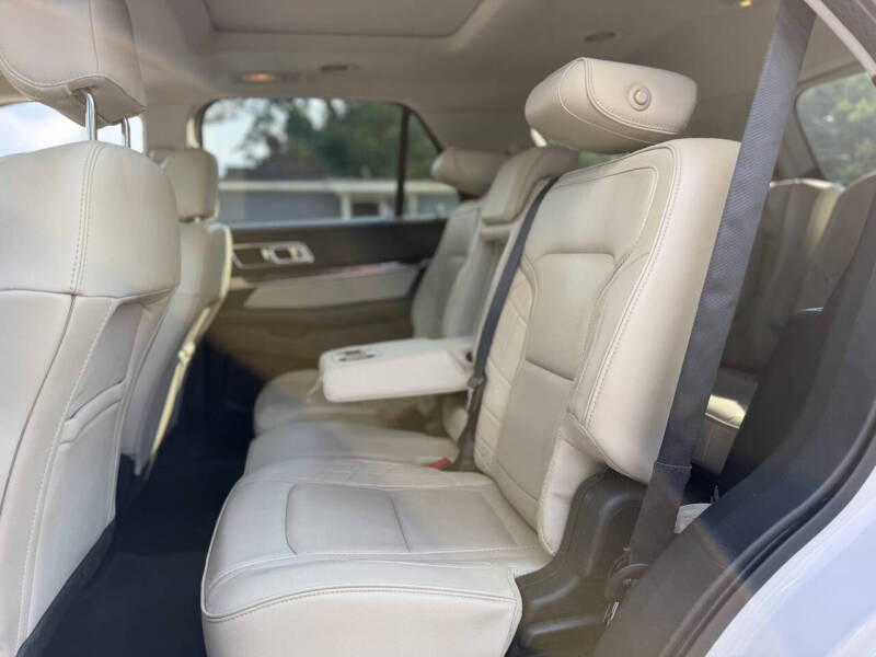 2017 Ford Explorer Platinum