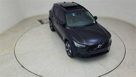 2024 Volvo XC40 B5 Plus Dark Theme