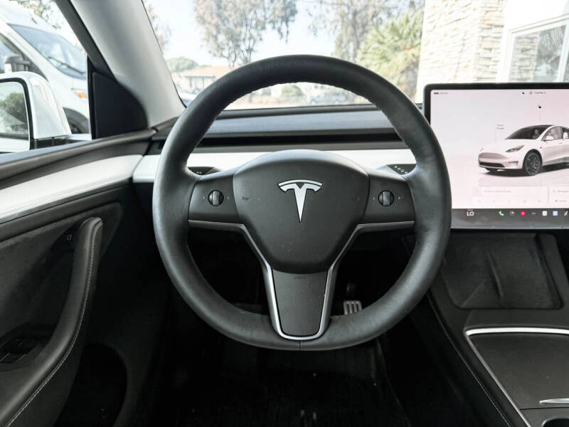 2025 Tesla Model Y Performance