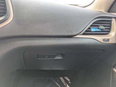 2017 Jeep Cherokee Sport