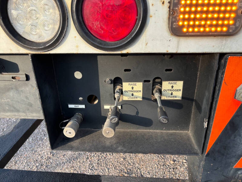 2015 Freightliner M2 106