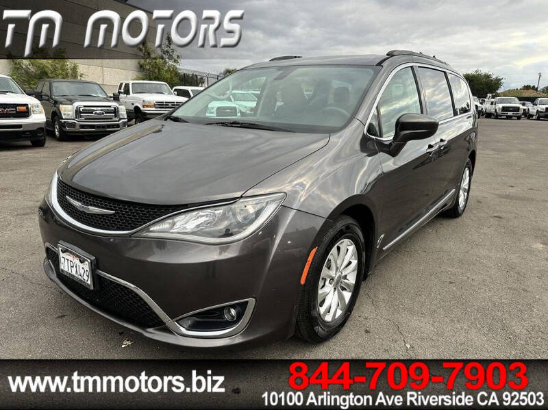 2017 Chrysler Pacifica Touring-L