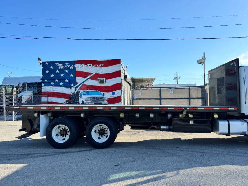 2017 Freightliner M2 106