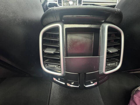 2017 Porsche Cayenne Platinum Edition