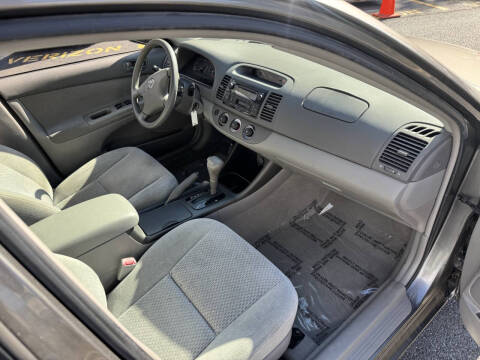 2004 Toyota Camry LE