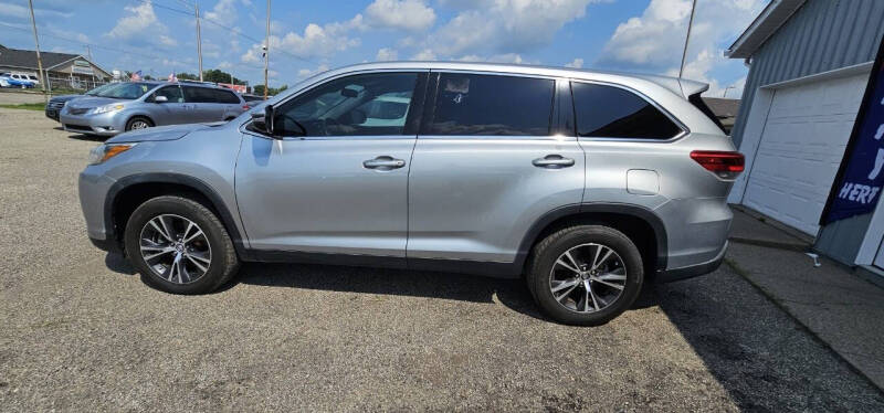 2019 Toyota Highlander LE