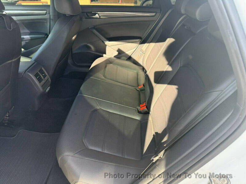 2021 Volkswagen Passat R-Line