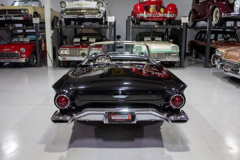 1957 Ford Thunderbird