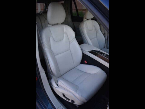 2018 Volvo XC90 T6 Momentum