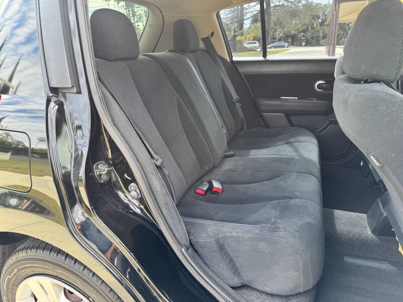 2011 Nissan Versa 1.8 S