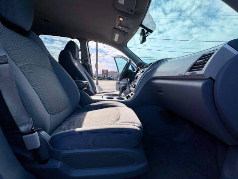 2011 Chevrolet Traverse LS