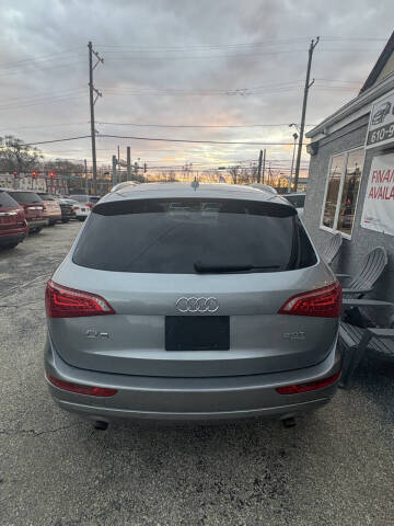 2011 Audi Q5 2.0T quattro Premium Plus