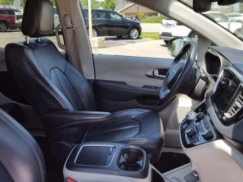 2022 Chrysler Pacifica Touring L