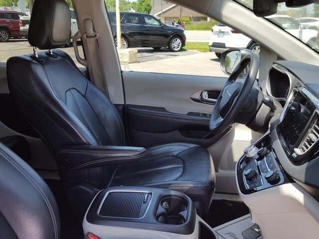 2022 Chrysler Pacifica Touring L