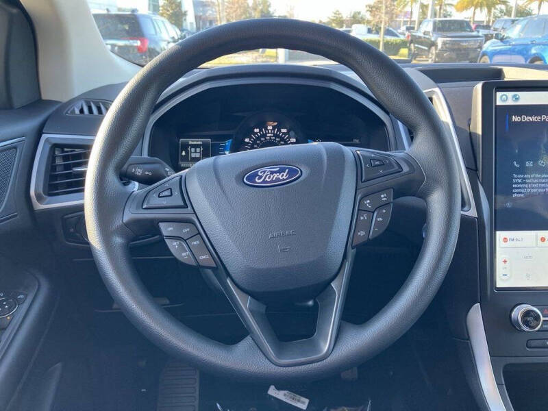 2024 Ford Edge SE