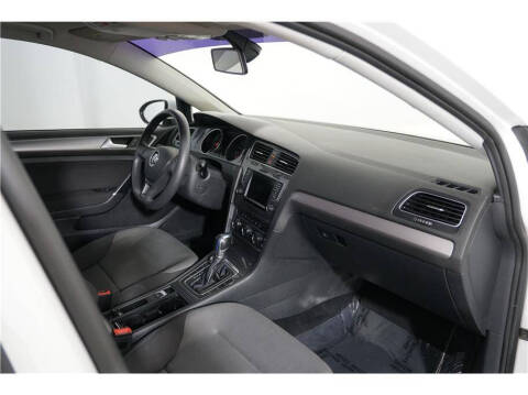 2016 Volkswagen e-Golf SE