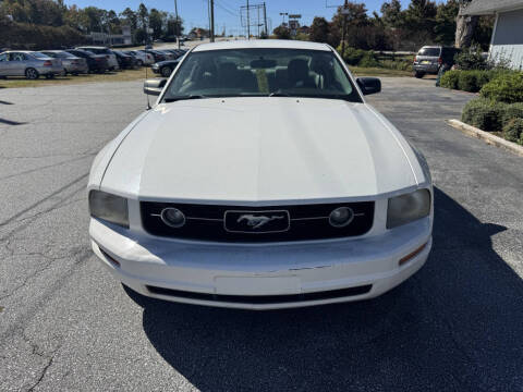 2007 Ford Mustang V6 Deluxe