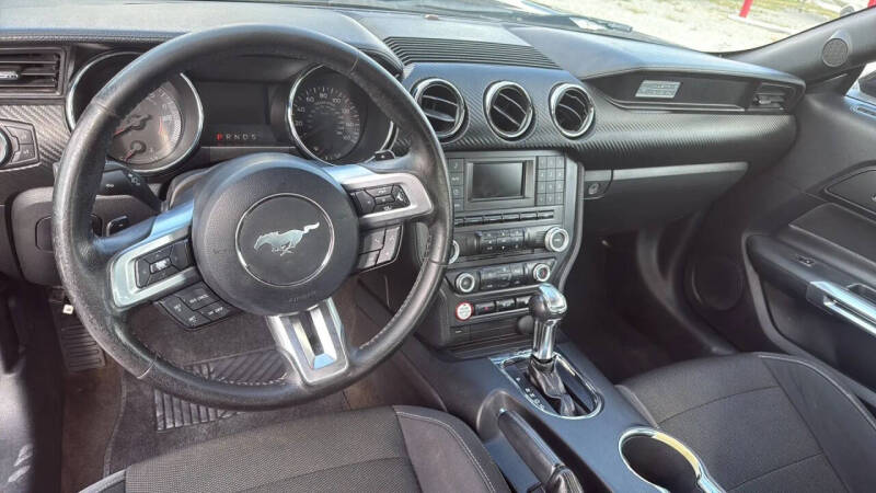 2016 Ford Mustang V6