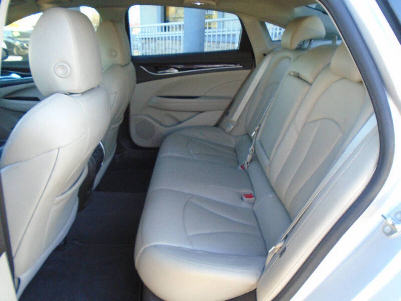 2017 Buick LaCrosse Essence