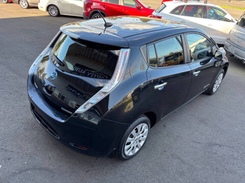 2013 Nissan LEAF S