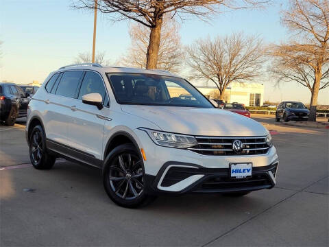 2024 Volkswagen Tiguan for sale at HILEY MAZDA VOLKSWAGEN of ARLINGTON in Arlington TX