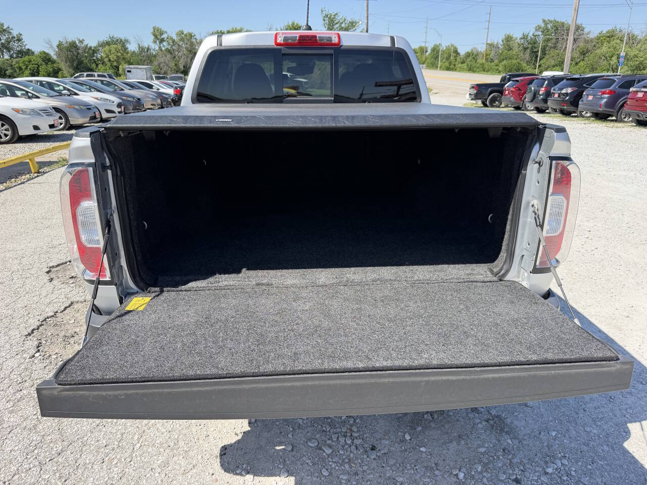 Silver 2017 GMC Canyon SLT 4x4 SLT 4dr Crew Cab 5 ft. SB 25