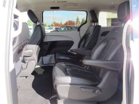 2022 Chrysler Pacifica Hybrid Touring L